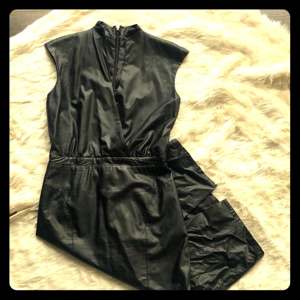 Bebe dress great fit!